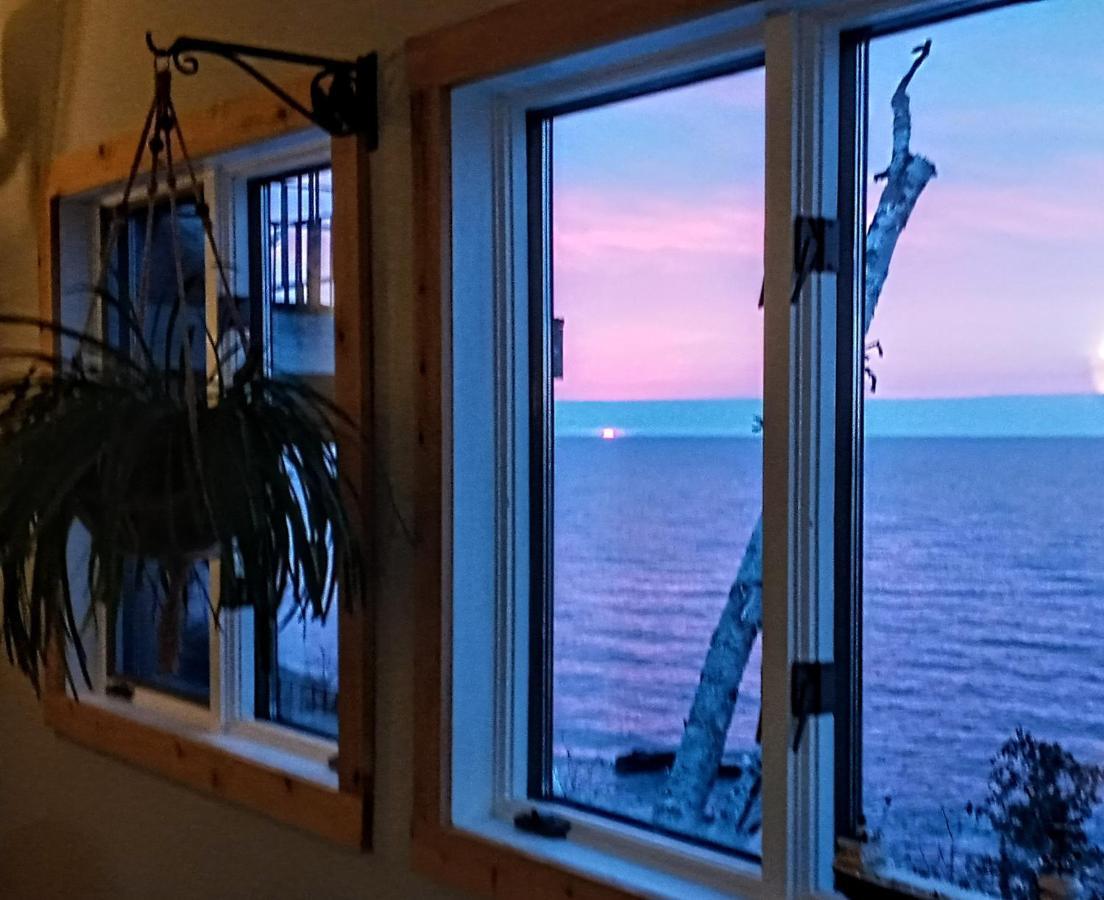 Cliff Dweller On Lake Superior Tofte Buitenkant foto
