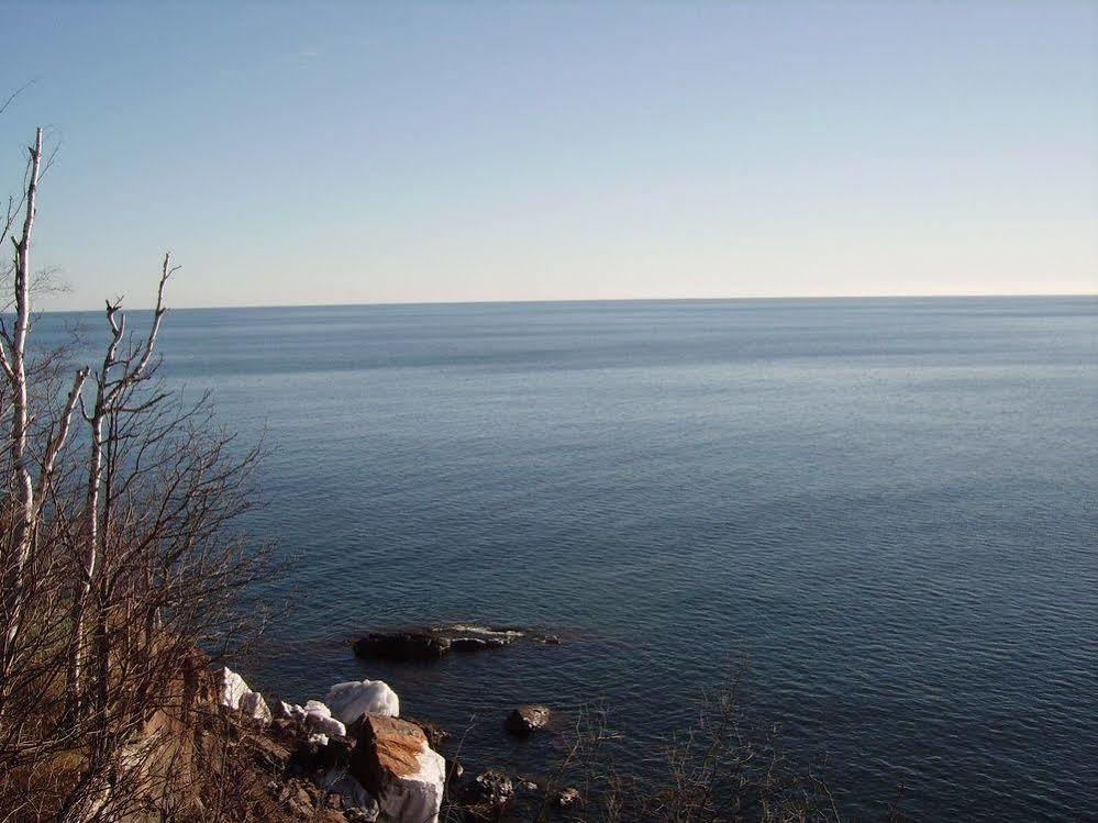 Cliff Dweller On Lake Superior Tofte Buitenkant foto